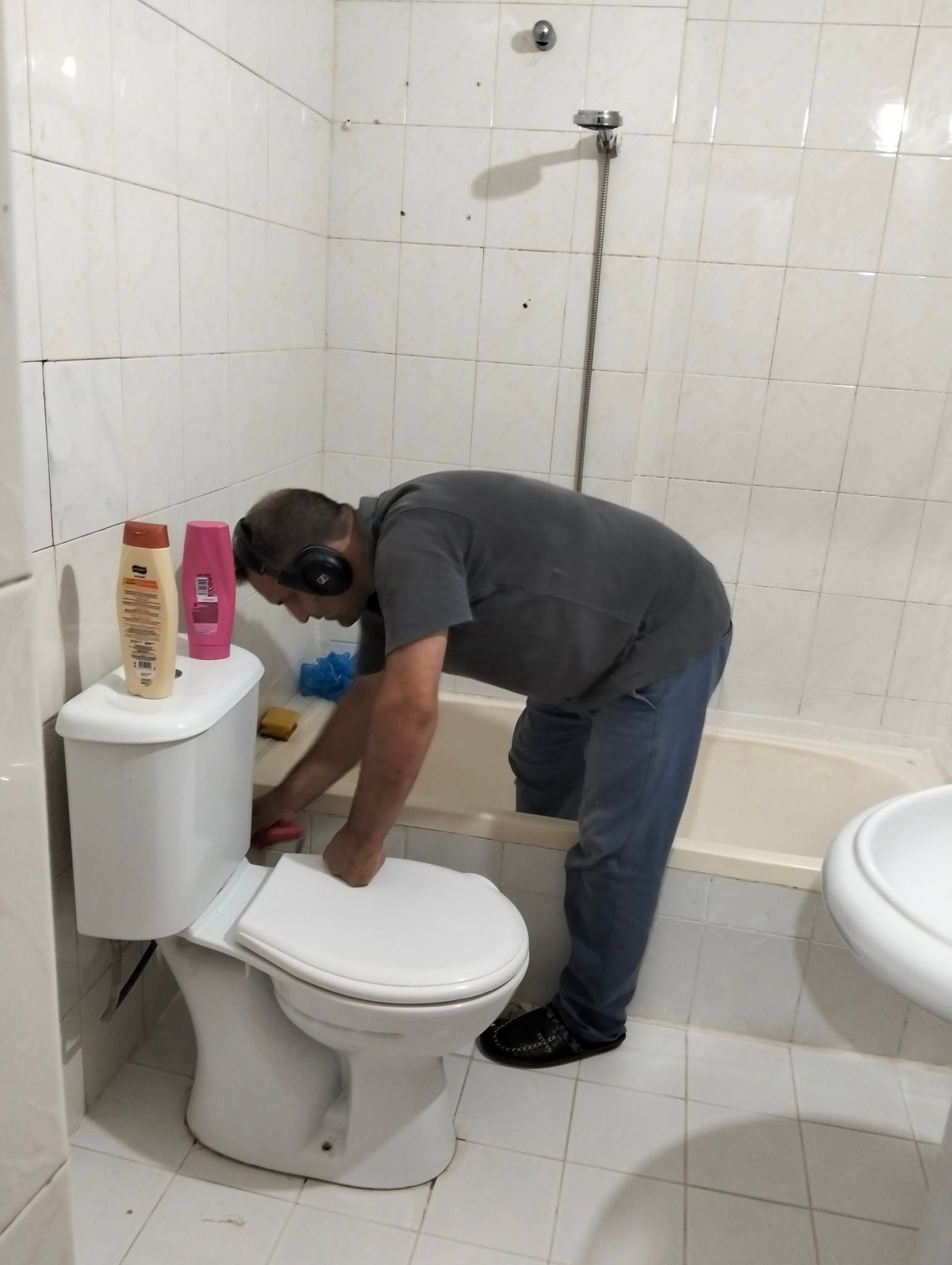 Foça mutfak gideri açma